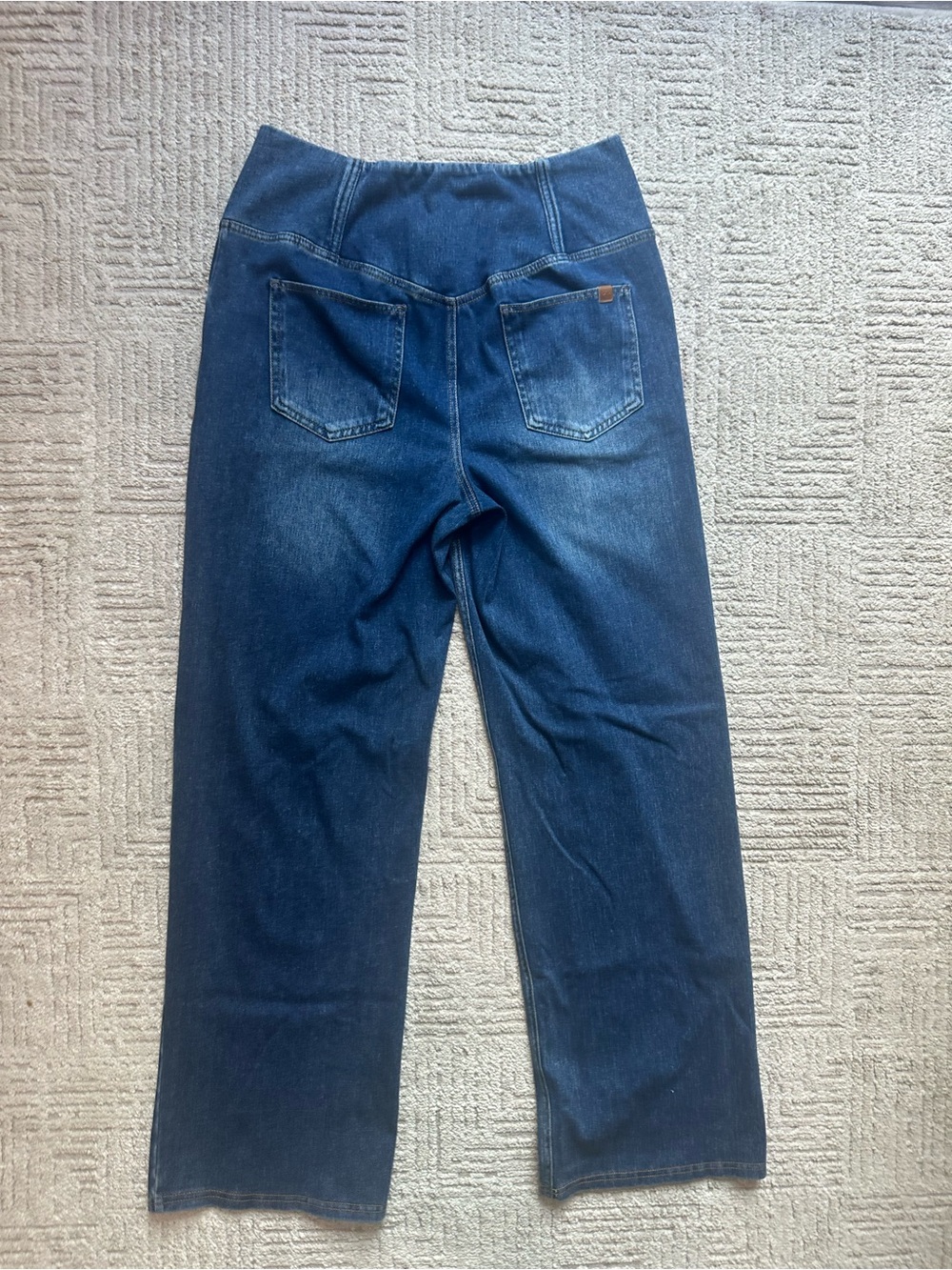 High-Waist V-Crossover Wide Leg Jeans - Dark Blue - Picture 11 of 16